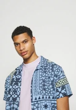 YOURTURN UNISEX - T-shirt basique Prix Aimable t shirt Col rond all 14 YOURTURN UNISEX - T-shirt basique Prix Aimable t shirt Col rond all -Tenue Fine 02931fbfd6b2450b9a75b369fbcc3780