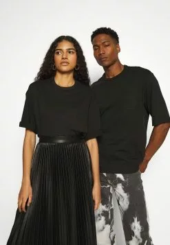 En promotion YOURTURN UNISEX - T-shirt basique t shirt Col rond all