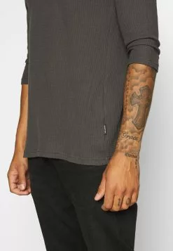 YOURTURN Prix d’Amis UNISEX - T-shirt à manches longues pullover Col rond all -Tenue Fine 1d50810c536945baaaee312a92594950