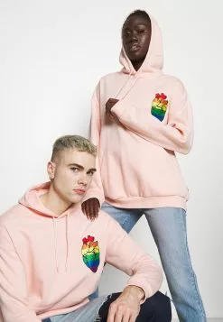 YOURTURN Meilleur Prix Garanti RAINBOW HEART HOODIE PRIDE UNISEX - Sweat à capuche pullover Capuche all 12 YOURTURN Meilleur Prix Garanti RAINBOW HEART HOODIE PRIDE UNISEX - Sweat à capuche pullover Capuche all -Tenue Fine 21bf0cef2eb844e0a1835d591c74b6d3