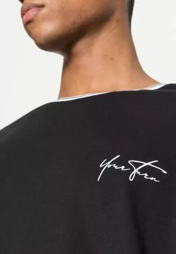 YOURTURN Soldes En Ligne BIG OLD SCHOOL - T-shirt imprimé t shirt Col rond all -Tenue Fine 2f25e18a33f14116a894e11cec6c1fb0