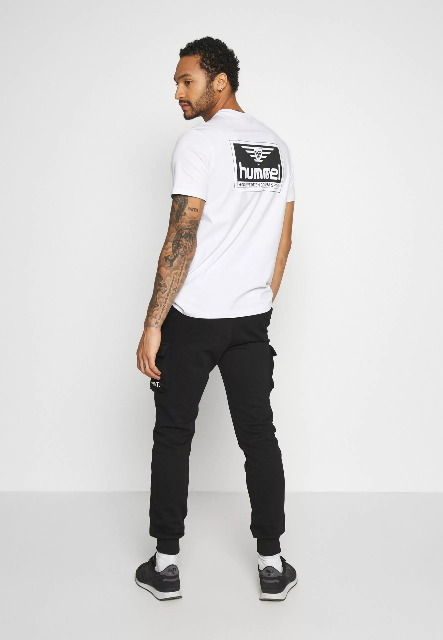 YOURTURN UNISEX - Pantalon de survêtement En promotion trouser Normale all 5 YOURTURN UNISEX - Pantalon de survêtement En promotion trouser Normale all – Image 3