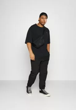 YOURTURN Prix Exclusifs UNISEX - T-shirt imprimé t shirt Col rond all 9 YOURTURN Prix Exclusifs UNISEX - T-shirt imprimé t shirt Col rond all -Tenue Fine 39a0a4538e6d4f07b7ad361055b974be