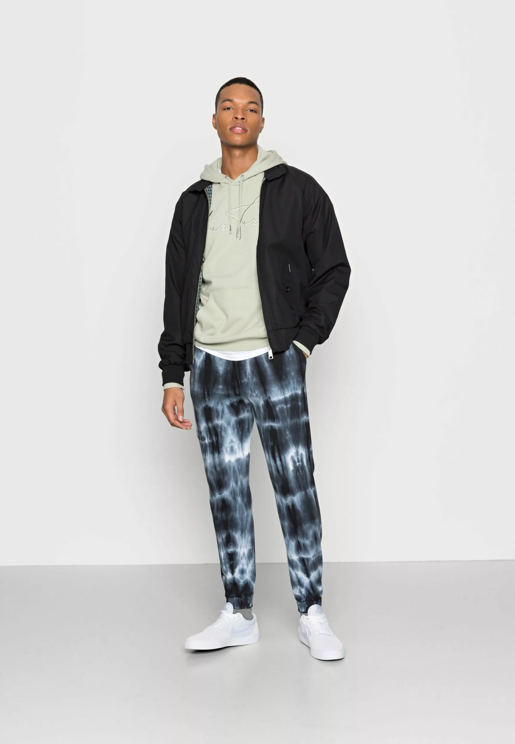 YOURTURN BOLD BRANDING HOODIE UNISEX - Sweat à capuche 50% Off De Vente pullover Capuche all 4 YOURTURN BOLD BRANDING HOODIE UNISEX - Sweat à capuche 50% Off De Vente pullover Capuche all – Image 2