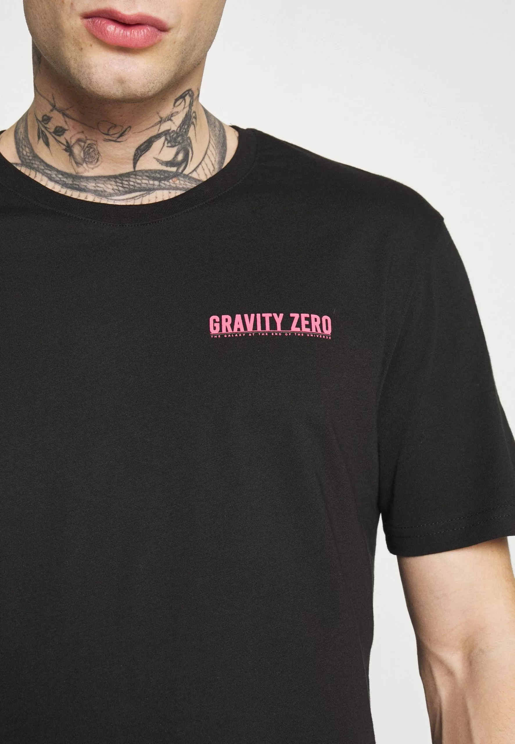 YOURTURN T-shirt imprimé - black Marchandise de première qualité t shirt Col rond all 8 YOURTURN T-shirt imprimé - black Marchandise de première qualité t shirt Col rond all – Image 6