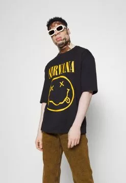 YOURTURN Prix Usine NIRVANA SMILY UNISEX - T-shirt imprimé t shirt Col rond all -Tenue Fine 811c300fc0574e3ca99f942782476c53