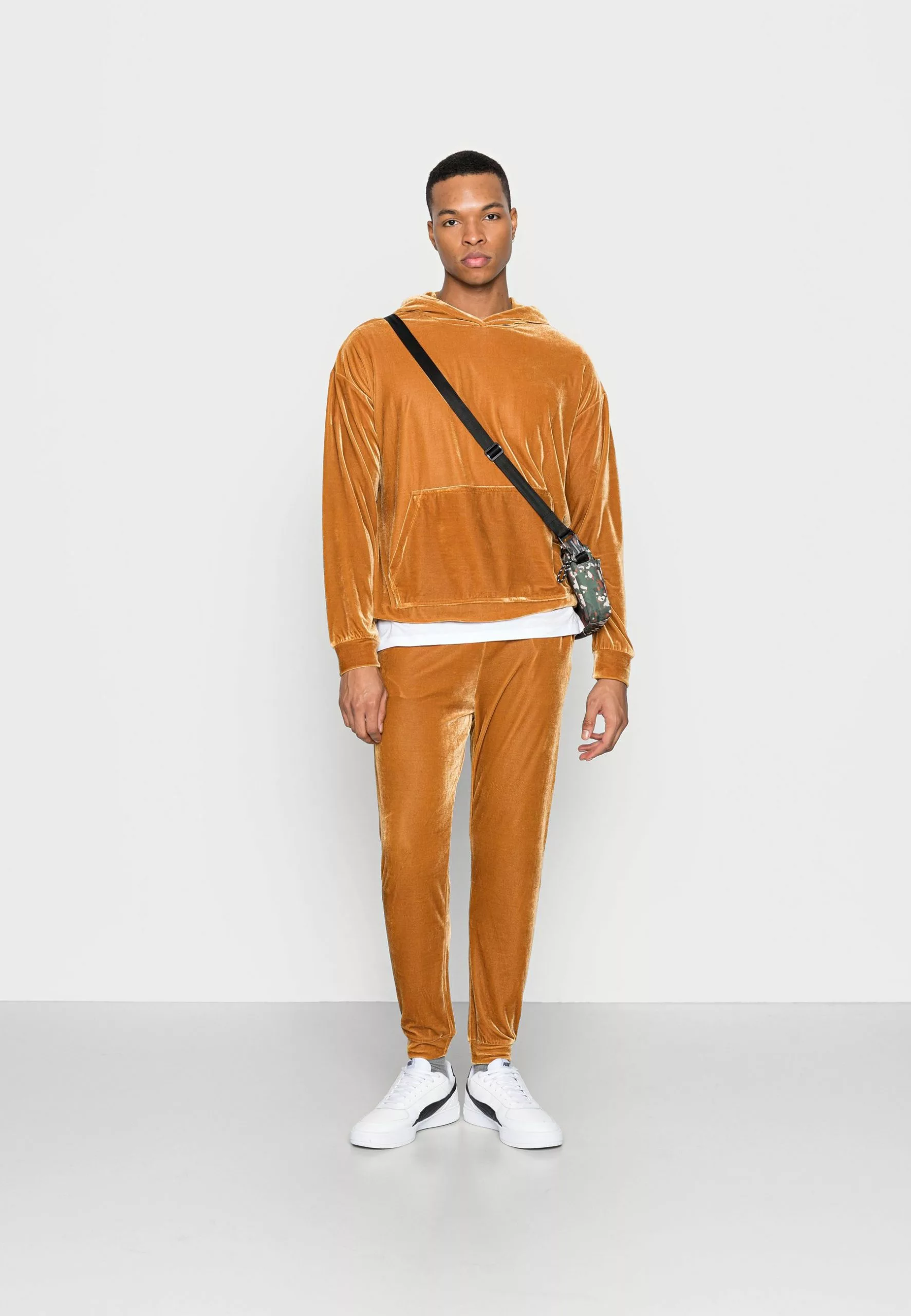 YOURTURN Réduction FESTIVE HOODIE UNISEX - Sweat à capuche pullover Capuche all 4 YOURTURN Réduction FESTIVE HOODIE UNISEX - Sweat à capuche pullover Capuche all – Image 2