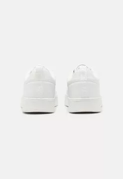 YOURTURN Prix Préférentiel UNISEX - Baskets basses sneaker Rond all 11 YOURTURN Prix Préférentiel UNISEX - Baskets basses sneaker Rond all -Tenue Fine 8cd700729b964da485d16c135641fb82