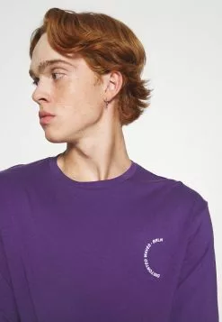 Prix Refroidis YOURTURN UNISEX - T-shirt à manches longues t shirt Col rond all 12 Prix Refroidis YOURTURN UNISEX - T-shirt à manches longues t shirt Col rond all -Tenue Fine a4310dc01f8d496b8d1f260db88f35c3