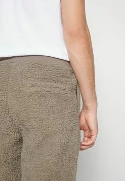 YOURTURN Pantalon de survêtement En Remise trouser Normale all 13 YOURTURN Pantalon de survêtement En Remise trouser Normale all -Tenue Fine a4787ca8ba664e648e5d50eefd1f8d06