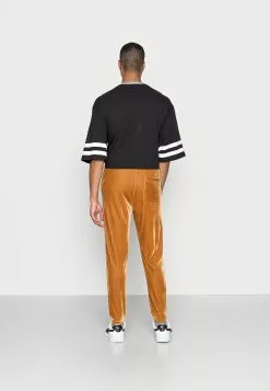 Prix Abordable YOURTURN FESTIVE JOGGER - Pantalon de survêtement trouser Haute all -Tenue Fine af26f406eeba40fba4880c6d426b3cf9