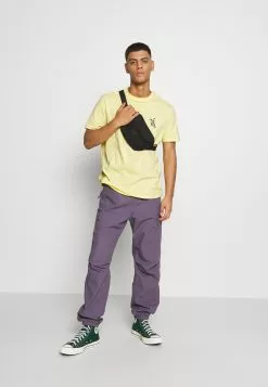 YOURTURN Prix Gelé UNISEX - T-shirt imprimé t shirt Col rond all -Tenue Fine b6249a4537ae4f858b362ec3184fb219