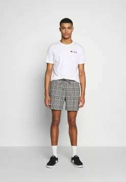 Tenue Fine -Tenue Fine bd0b303bc2e44597a3e0a468f668050e