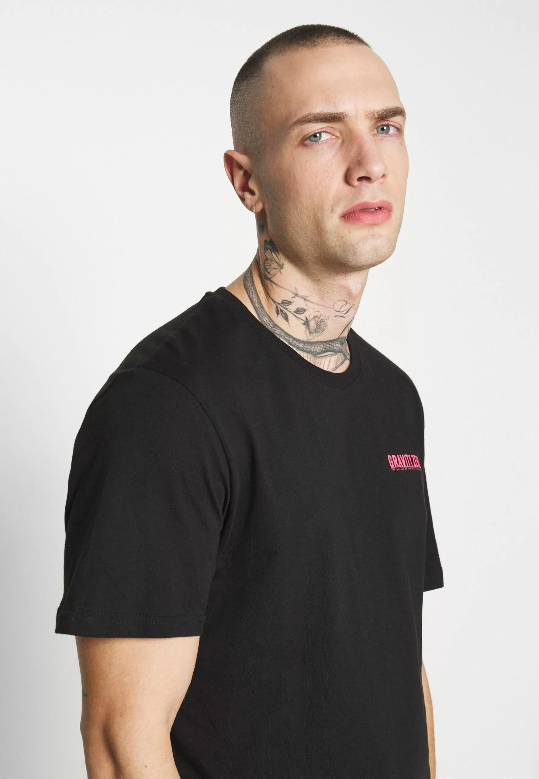 YOURTURN T-shirt imprimé - black Marchandise de première qualité t shirt Col rond all 6 YOURTURN T-shirt imprimé - black Marchandise de première qualité t shirt Col rond all – Image 4