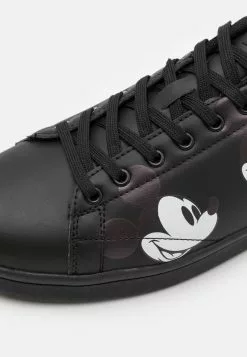 Prix Cassé YOURTURN DISNEY UNISEX - Baskets basses sneaker Rond all -Tenue Fine cc82582912c9413db8dc2590ae0f96e0
