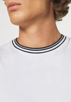 YOURTURN UNISEX - Débardeur Prix Sacrifiés t shirt Col rond all 13 YOURTURN UNISEX - Débardeur Prix Sacrifiés t shirt Col rond all -Tenue Fine d4aade41ba88428db6c6b1f31dd9b767