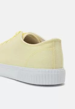 YOURTURN UNISEX - Baskets basses - yellow Prix Préférentiel sneaker Rond all -Tenue Fine e2596fd103c94987bfe4ad50ece2fa26