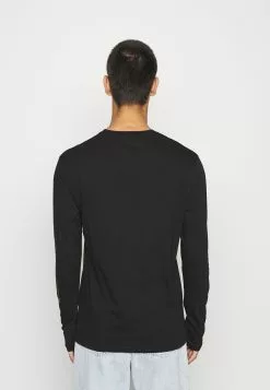 Qualité Supérieure YOURTURN UNISEX - T-shirt à manches longues t shirt Col rond all 11 Qualité Supérieure YOURTURN UNISEX - T-shirt à manches longues t shirt Col rond all -Tenue Fine e418436d9e804f9385c07ca16bc4242c