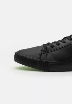 Assurance De l’Authenticité YOURTURN UNISEX - Baskets basses sneaker Rond all 14 Assurance De l’Authenticité YOURTURN UNISEX - Baskets basses sneaker Rond all -Tenue Fine e48f5e225ec04e49ac89d30f81c4f4f7