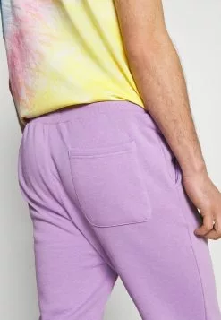 YOURTURN Prix Distinctifs UNISEX SET - T-shirt imprimé combination clothing Normale all -Tenue Fine e4e911e24e3d466f93682aa472e3e6e9