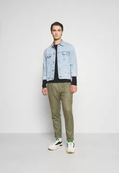 YOURTURN UNISEX - T-shirt à manches longues Réduction t shirt Col rond all 11 YOURTURN UNISEX - T-shirt à manches longues Réduction t shirt Col rond all -Tenue Fine e8c0f9982f384787bf48c443fa66d671