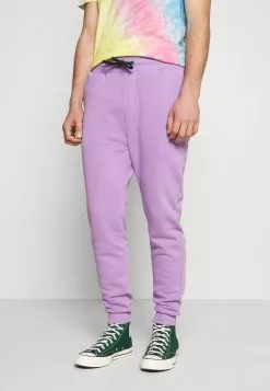 YOURTURN Prix Distinctifs UNISEX SET - T-shirt imprimé combination clothing Normale all -Tenue Fine e8c4a28158ae430b8310ffd6a9900b4d