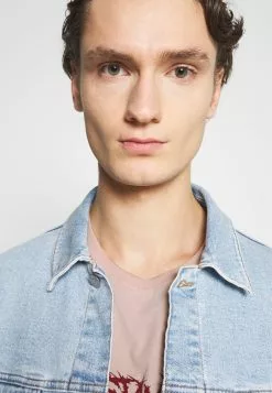 Soldes YOURTURN UNISEX - T-shirt imprimé t shirt Col rond all -Tenue Fine e9b8a560f4174ef4ab25736182e66c53