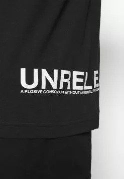 YOURTURN UNISEX - T-shirt à manches longues Pas Cher t shirt Col rond all 15 YOURTURN UNISEX - T-shirt à manches longues Pas Cher t shirt Col rond all -Tenue Fine f2d3f7095b02421d9cc8b826288f5b3c